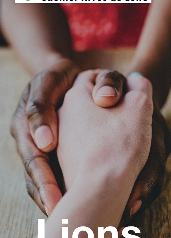 Des mains réunies en signe de soutien et de solidarité